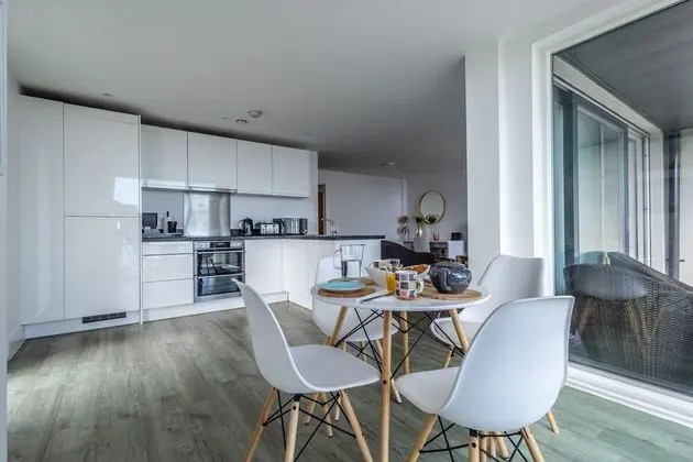 Luxury Apart Daire, 2 Yatak Odası, Deniz Manzaralı (near beach and city center)