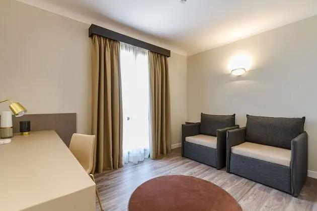 Deluxe Dört Kişilik Oda