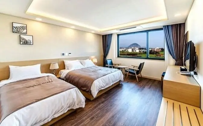 Oda (Seawater Spa Room, 1Double+1Single )