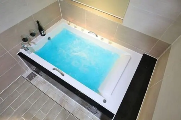 Oda (Seawater Spa Room, 1Double+1Single )