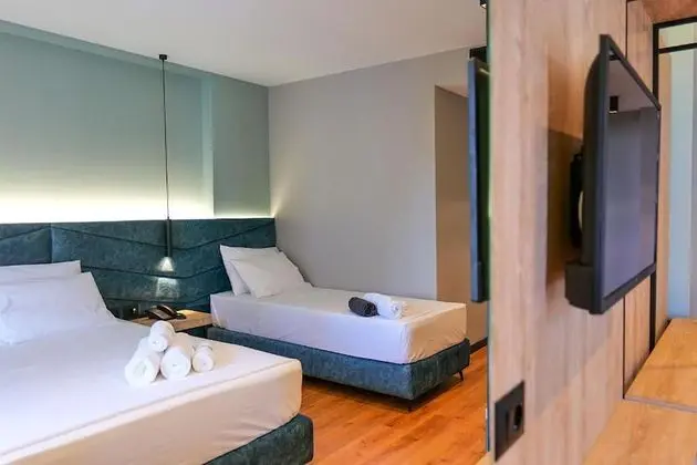 Üç Kişilik Oda, Deniz Manzaralı