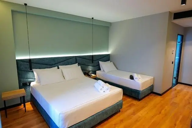 Üç Kişilik Oda, Deniz Manzaralı