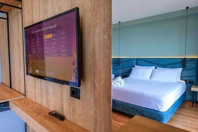 Üç Kişilik Oda, Deniz Manzaralı