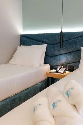 Üç Kişilik Oda, Deniz Manzaralı