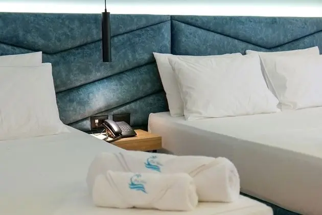 Üç Kişilik Oda, Deniz Manzaralı