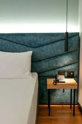 Üç Kişilik Oda, Deniz Manzaralı