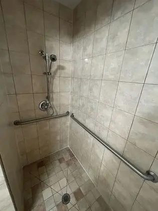 Basic Tek Kişilik Oda, 1 Büyük (Queen) Boy Yatak, Engellilere Uygun