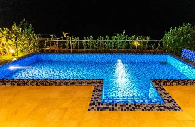 Premier Villa (House)