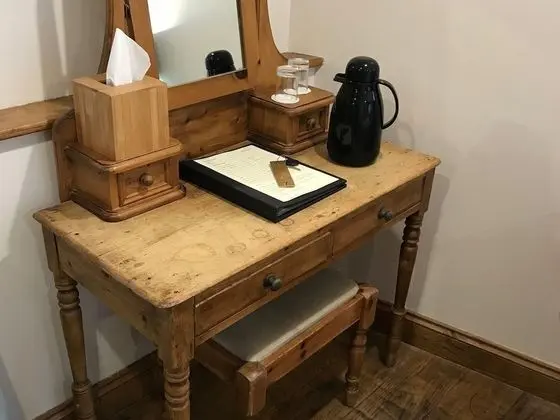 Standard Tek Büyük veya İki Ayrı Yataklı Oda, Banyolu/Duşlu, Avlu Manzaralı (Ground Floor)