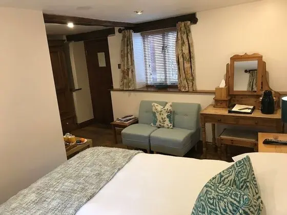 Standard Tek Büyük veya İki Ayrı Yataklı Oda, Banyolu/Duşlu, Avlu Manzaralı (Ground Floor)