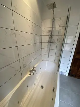 Tek Büyük Yataklı Oda, Banyolu/Duşlu