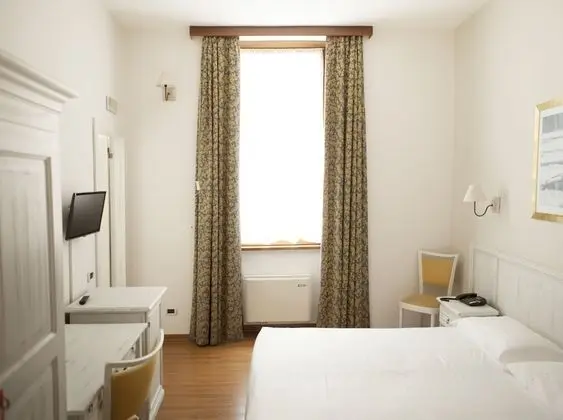 Standard Tek Büyük veya İki Ayrı Yataklı Oda, Tepe Manzaralı