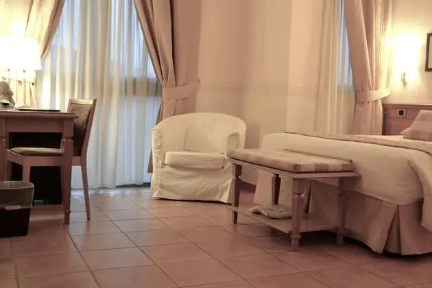 Royal Tek Büyük Yataklı Oda