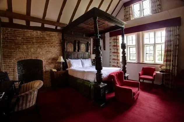 Feature Room