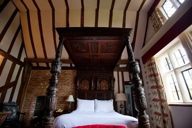 Feature Room