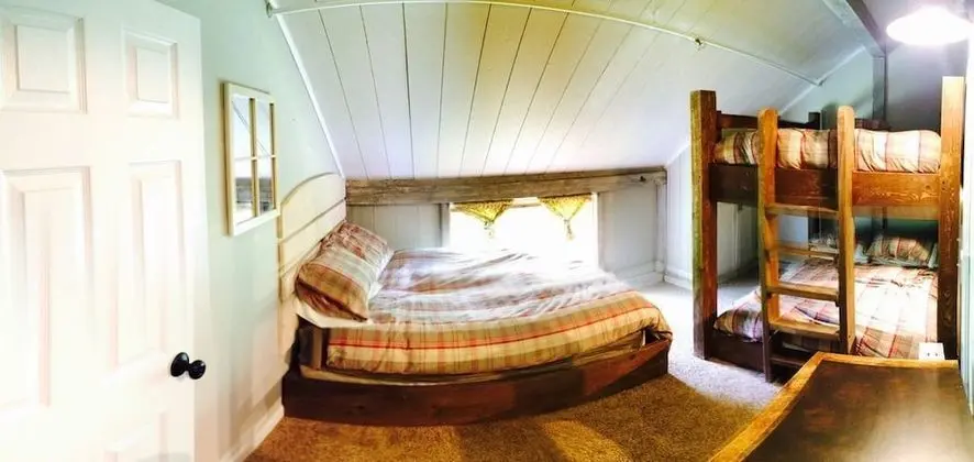 Apart Daire, Birden Çok Yatak (Secluded 6 Acre Property - Large Grou)