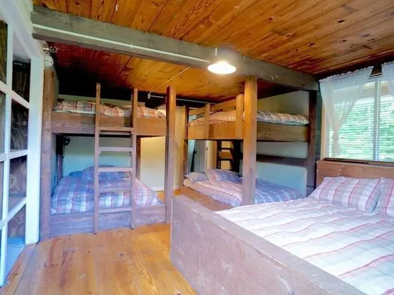 Apart Daire, Birden Çok Yatak (Secluded 6 Acre Property - Large Grou)
