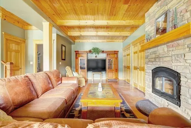 Ev, Birden Çok Yatak (Secluded & Spacious Mountain Getaway)