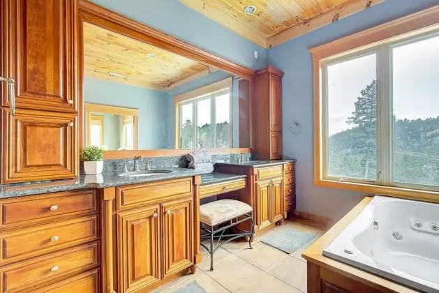 Ev, Birden Çok Yatak (Secluded & Spacious Mountain Getaway)