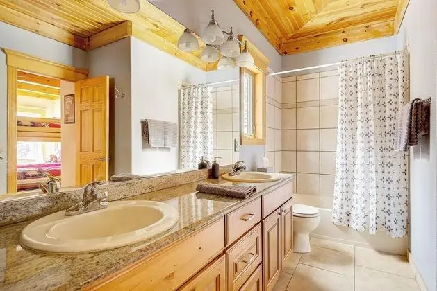 Ev, Birden Çok Yatak (Secluded & Spacious Mountain Getaway)