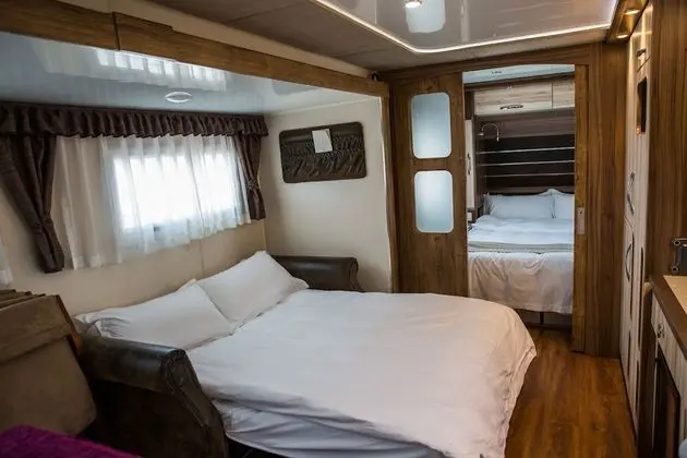 Deluxe Dört Kişilik Oda