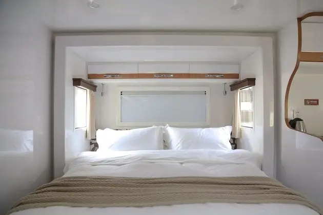 Deluxe Üç Kişilik Oda, Bahçe Manzaralı