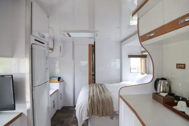 Deluxe Üç Kişilik Oda, Bahçe Manzaralı