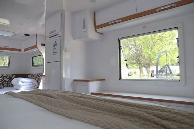 Deluxe Üç Kişilik Oda, Bahçe Manzaralı