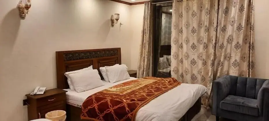 Deluxe Tek Büyük Yataklı Oda