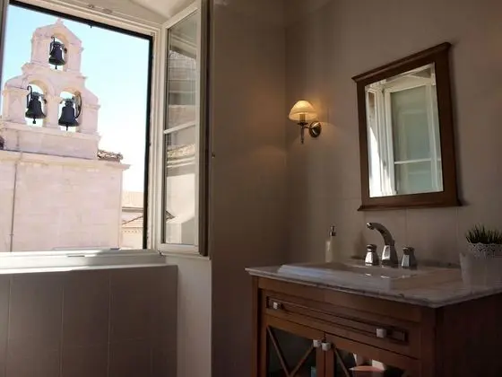 One Bedroom Apartment for 2 people Secret III