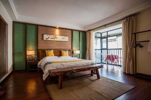 Deluxe Tek Büyük Yataklı Oda
