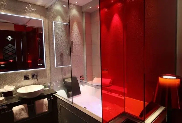 Tek Büyük Yataklı Oda (Moulin Rouge, round bed & Jacuzzi)