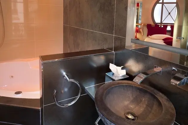 Tek Büyük Yataklı Oda (Opera Garnier with Jacuzzi )