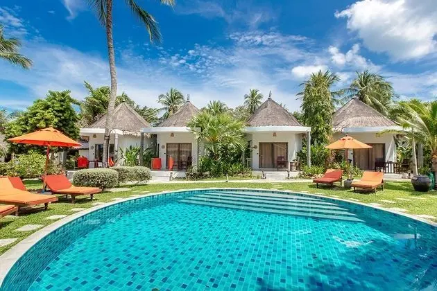 Deluxe Poolside Bungalow
