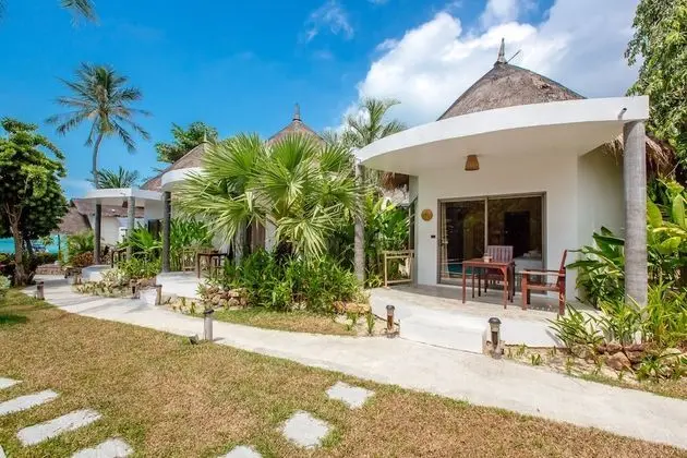 Deluxe Poolside Bungalow