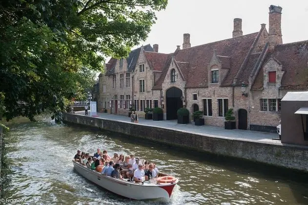 Junior Süit, Kanal Manzaralı