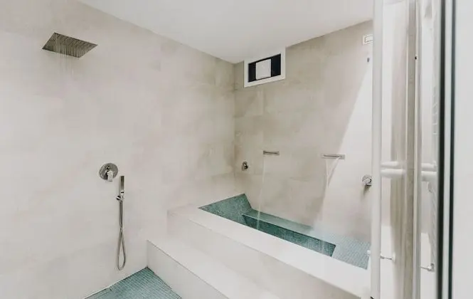 Deluxe Stüdyo Süit, Jakuzi