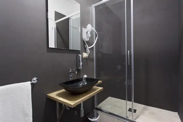 Deluxe Üç Kişilik Oda, Birden Çok Yatak, Sigara İçilmez, Bahçe Manzaralı