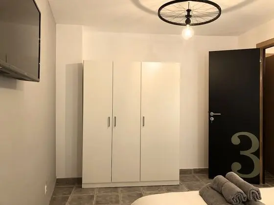 Tek Büyük Yataklı Oda, Ortak Banyo