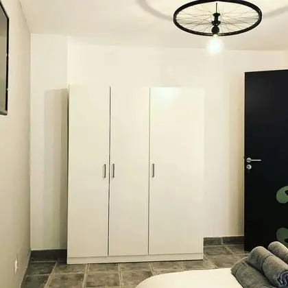 Tek Büyük Yataklı Oda, Ortak Banyo