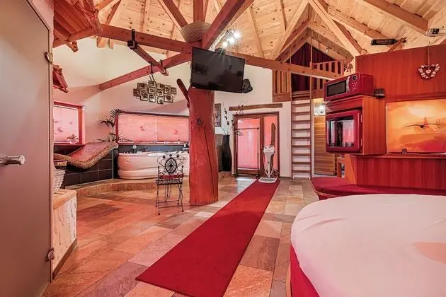 Family Ev, 2 Çift Kişilik Yatak, Bahçeli (Secret Wellness Pool Sauna and)