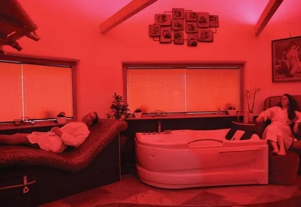 Family House, 2 Double Beds, Garden Area (Secret Wellness Pool Sauna and)