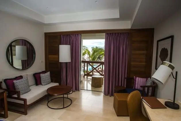 Junior Suite Pool View Double
