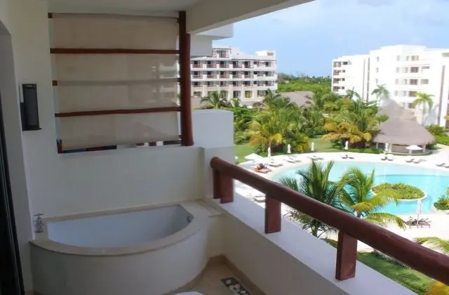 Junior Suite Pool View Double