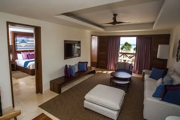 Preferred Club Master Suite Plunge Pool Ocean Front King