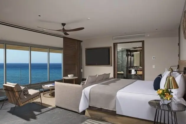 2 Story Penthouse Suite Ocean Front