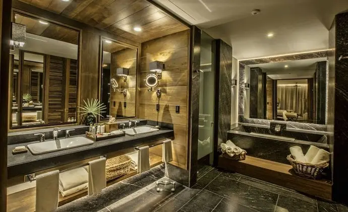 2 Story Penthouse Suite Ocean Front