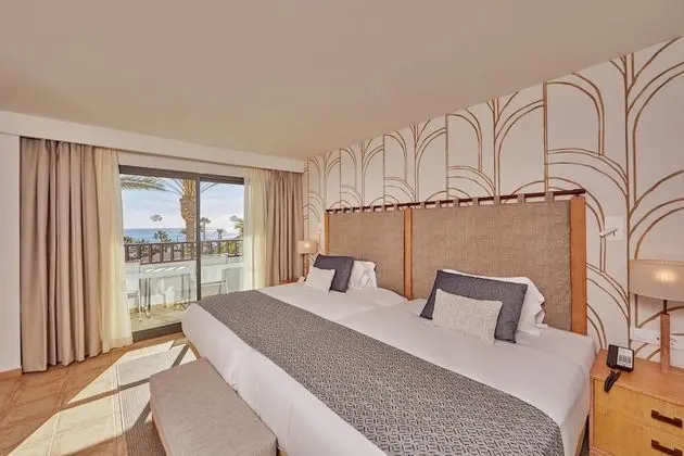 Süit (Front Ocean View) (Preferred Club)