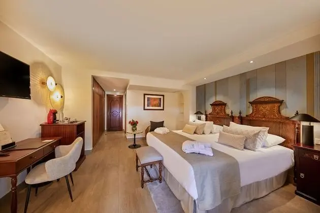Deluxe Tek Büyük Yataklı Oda, Bahçe Manzaralı (Terrace, Hot tub, 2 Adults)