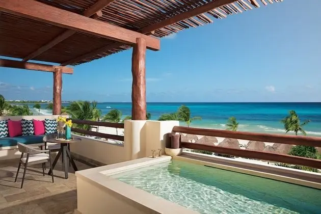 Preferred Club Honeymoon Suite